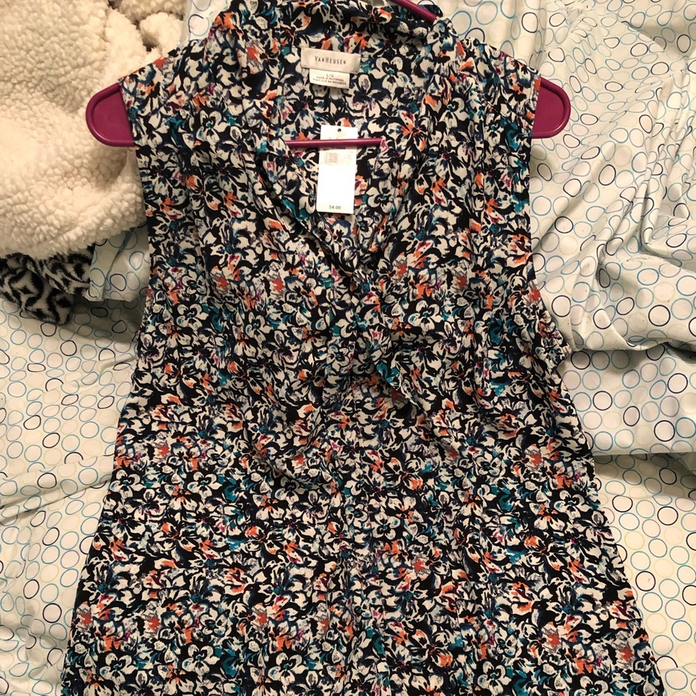 Van Heusen top